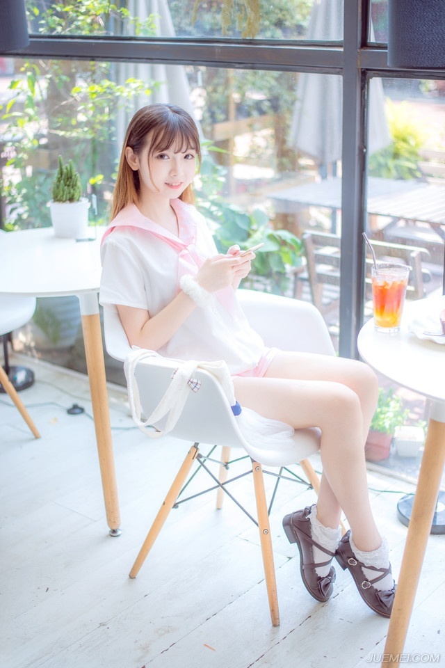 情愿让日子过得忙迫，也不要让日子过得无聊。——罗兰